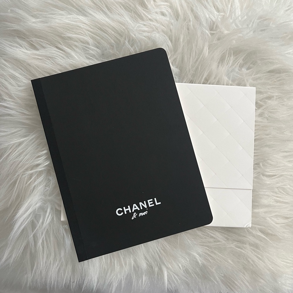 Chanel -Chanel & Moi Black Decorate Book